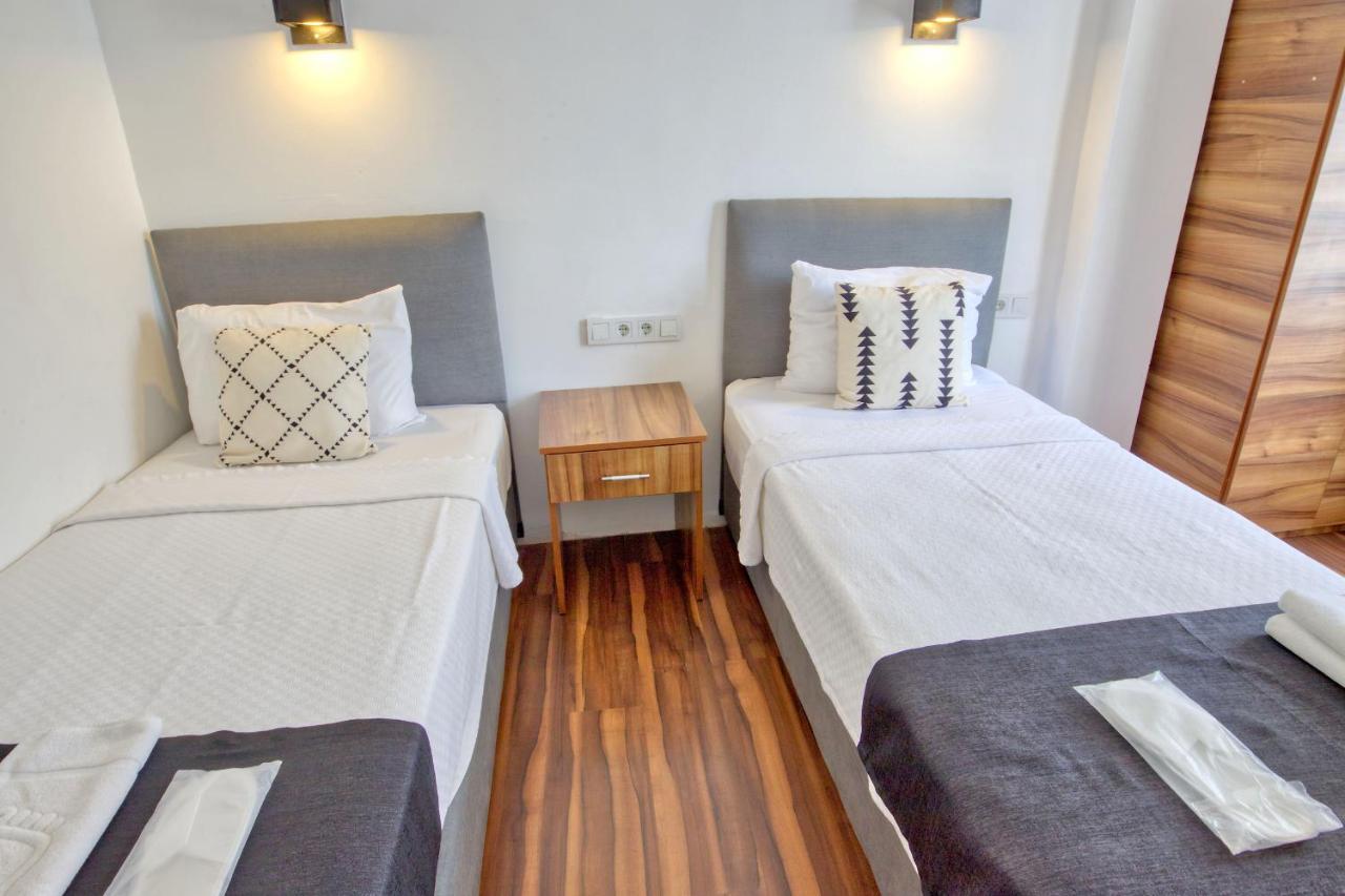 Camlik 87 Hotel Ayvalik Exterior photo