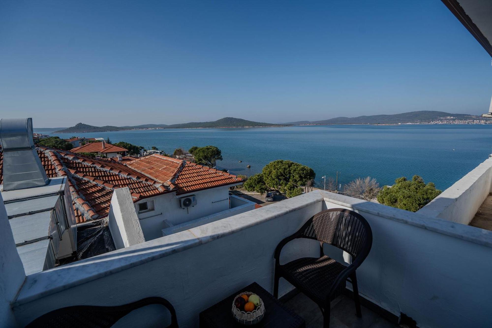 Camlik 87 Hotel Ayvalik Exterior photo