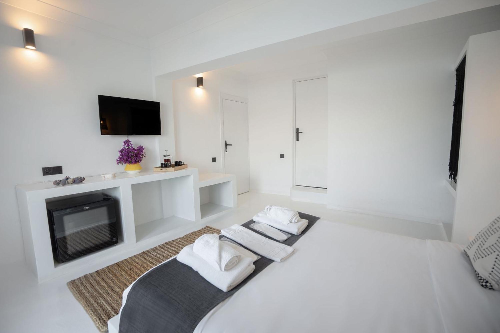 Camlik 87 Hotel Ayvalik Exterior photo