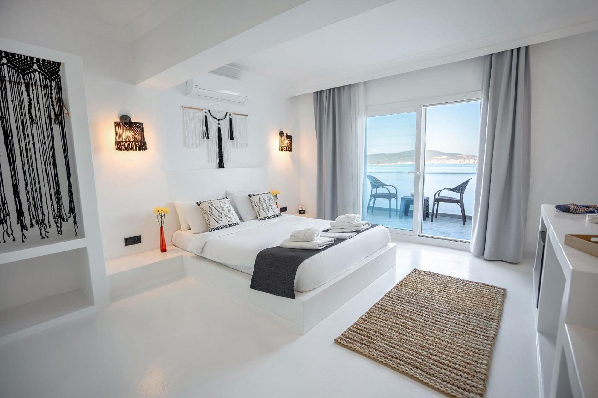 Camlik 87 Hotel Ayvalik Exterior photo